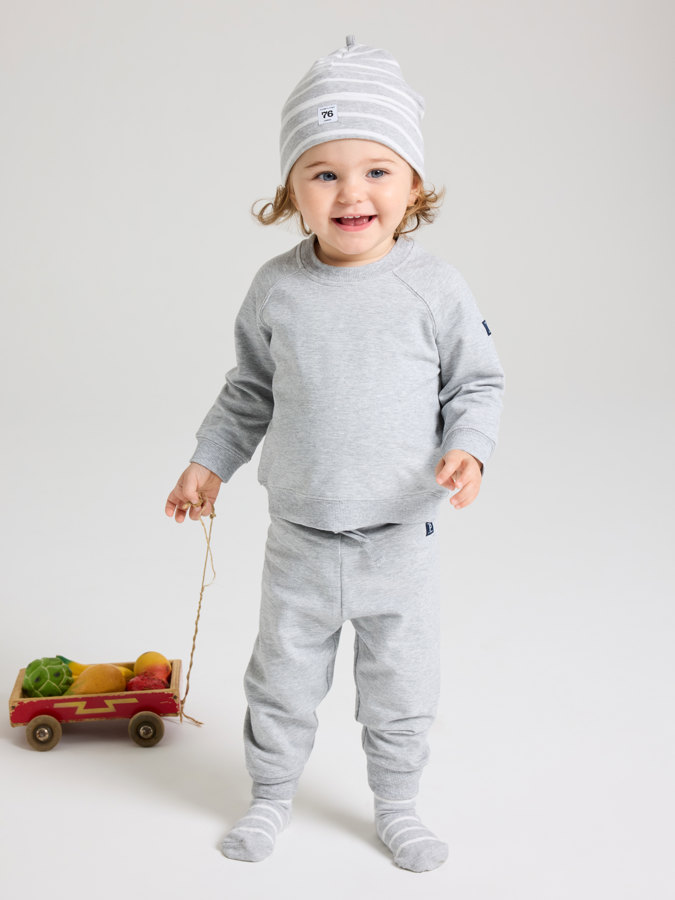 Collegehousut harjatulla sisäpinnalla Collegehousut harjatulla sisäpinnalla