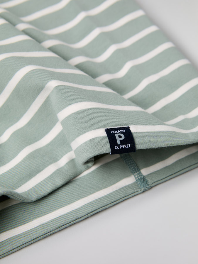 Raidallinen trikootuubihuivi Raidallinen trikootuubihuivi