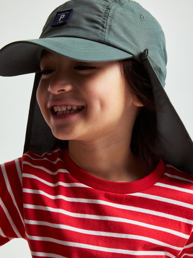 UV-lippalakki niskasuojalla UV-lippalakki niskasuojalla