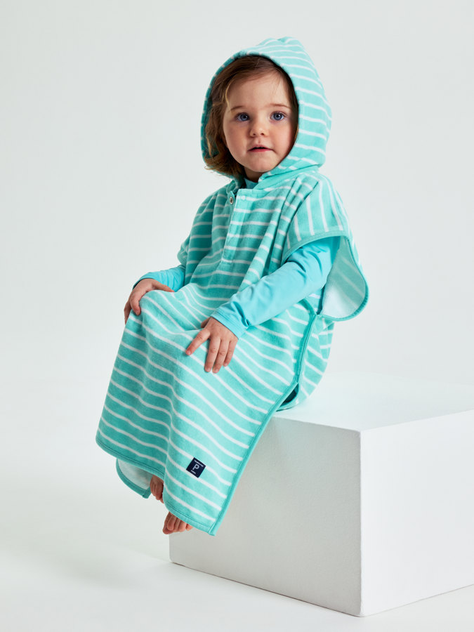 Raidallinen kylpyponcho Raidallinen kylpyponcho