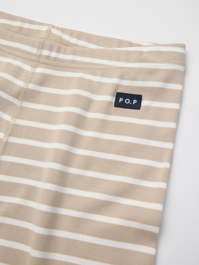 Raidallinen oloasu aikuisille Raidallinen oloasu aikuisille