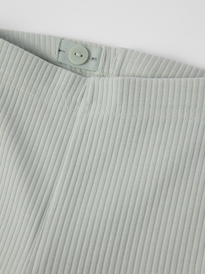 Ribatut levenevälahkeiset leggingsit Ribatut levenevälahkeiset leggingsit