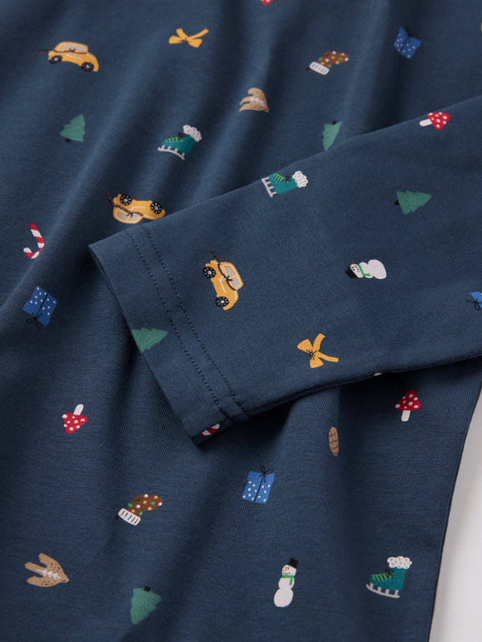 Pitkähihaista joulu-T-paitaa Pitkähihaista joulu-T-paitaa