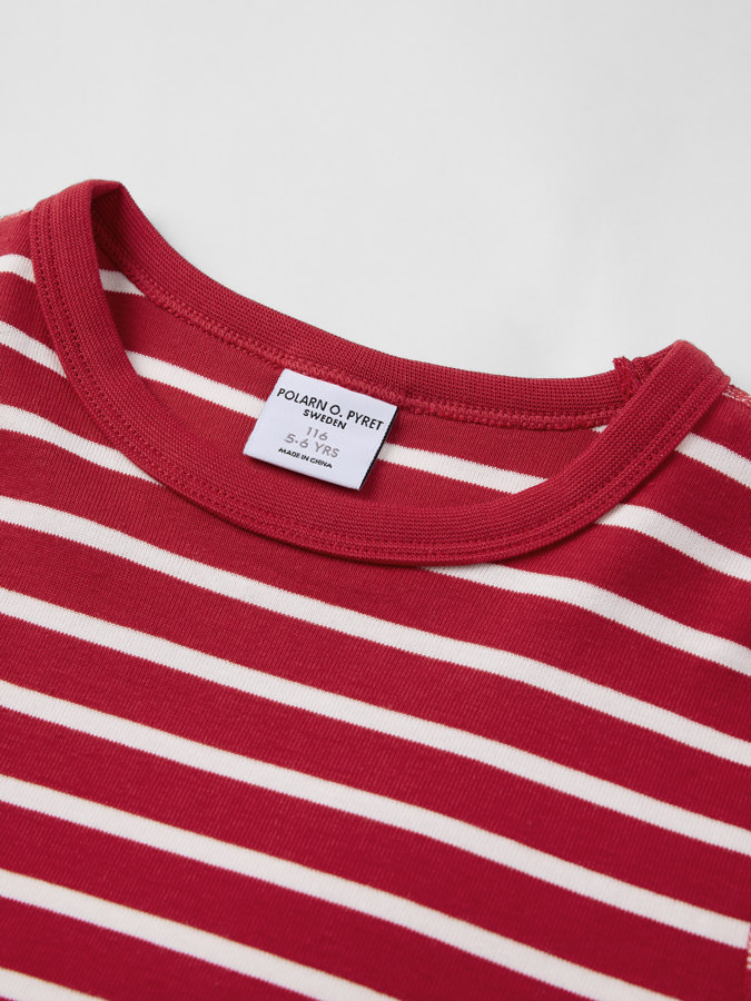 Pitkähihainen raidallinen t-paita Pitkähihainen raidallinen t-paita