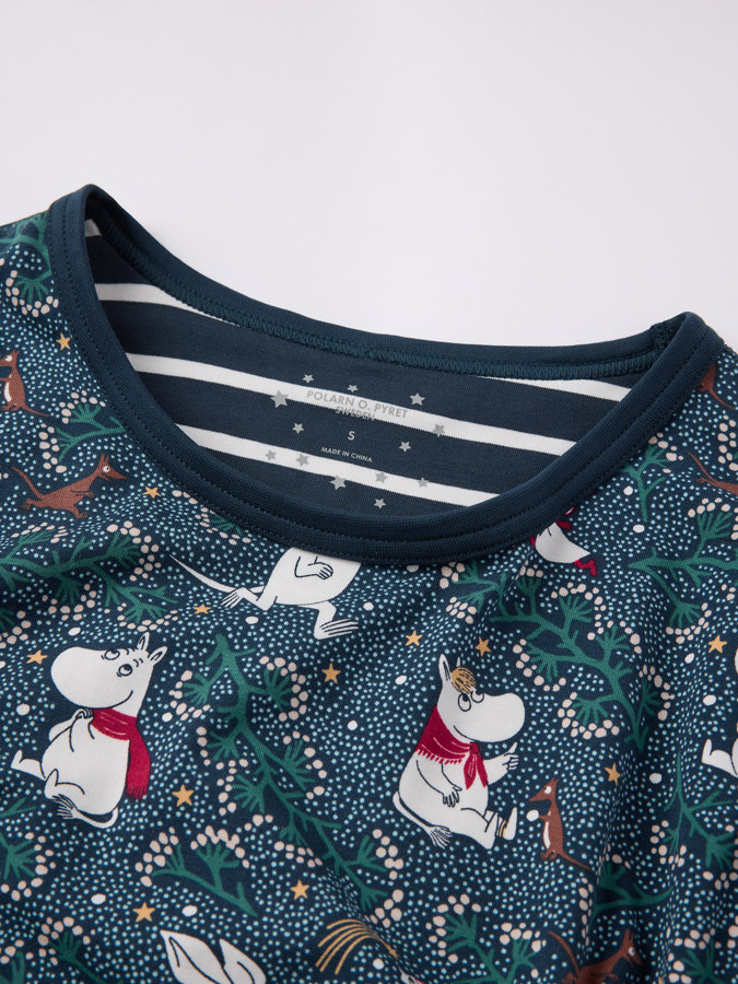 Yöpaita aikuisten muumikuviolla Yöpaita aikuisten muumikuviolla