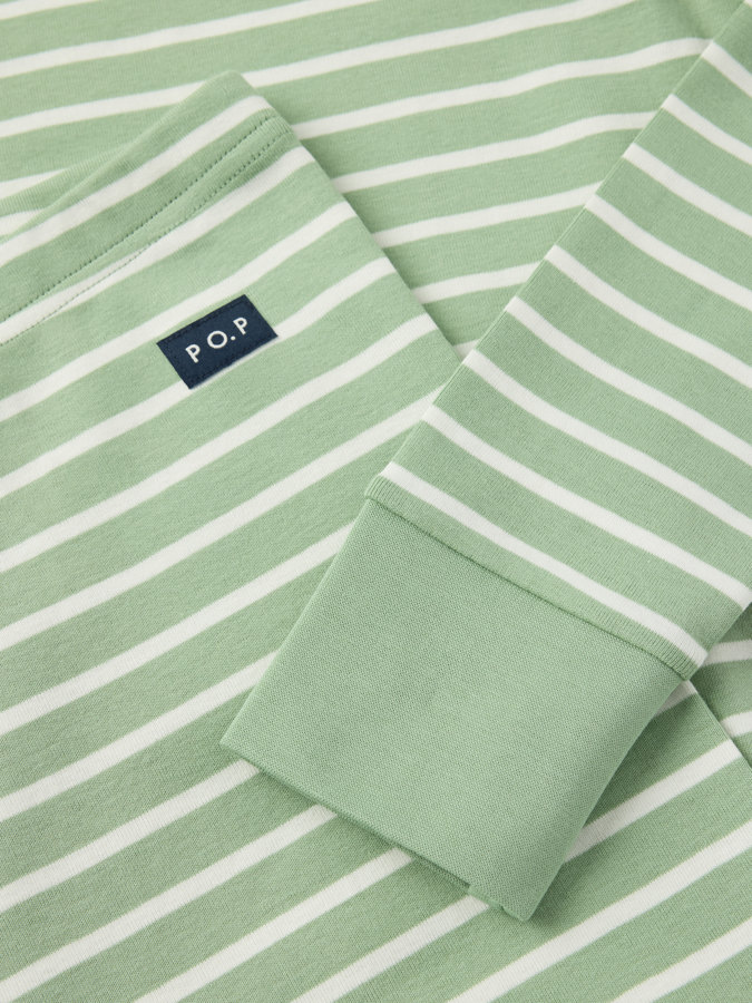 Raidallinen oloasu aikuisille Raidallinen oloasu aikuisille