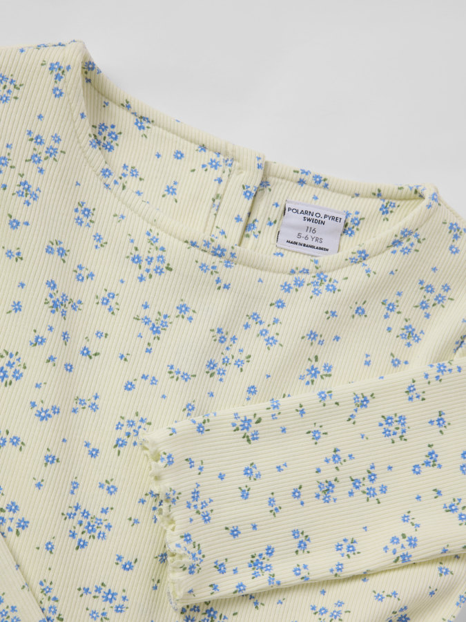 Pyörähdysmekko kukkakuvio Pyörähdysmekko kukkakuvio