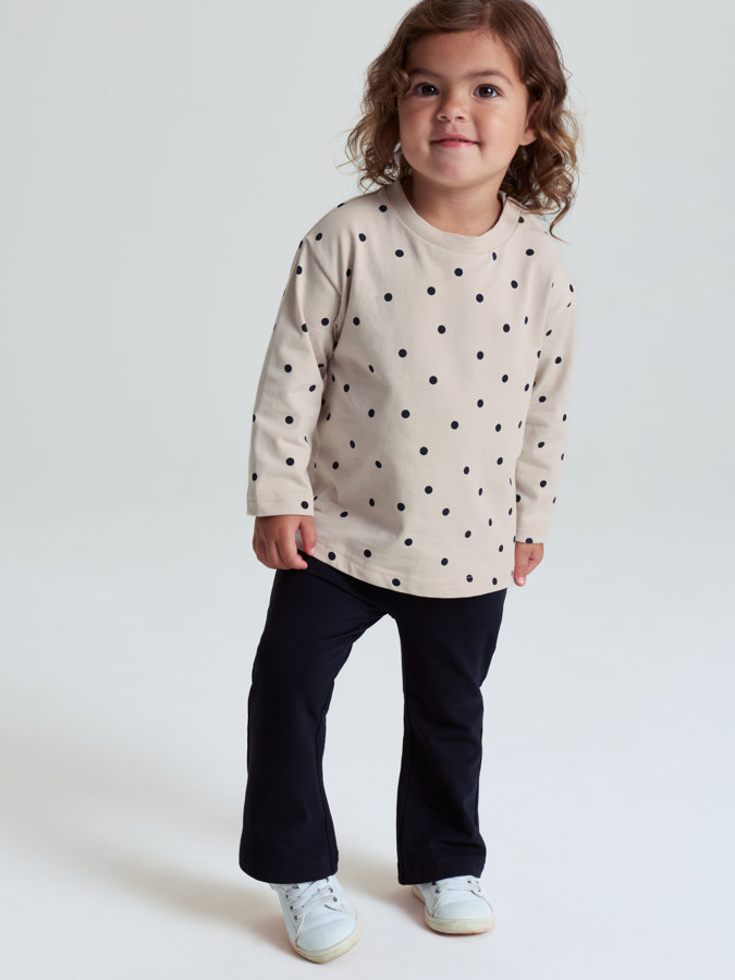 Leveälahkeiset housut Leveälahkeiset housut